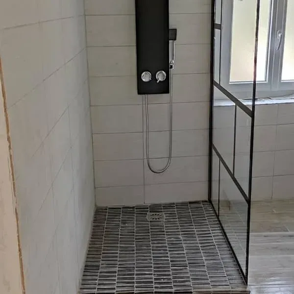 Salle de bains clés en main à Saze